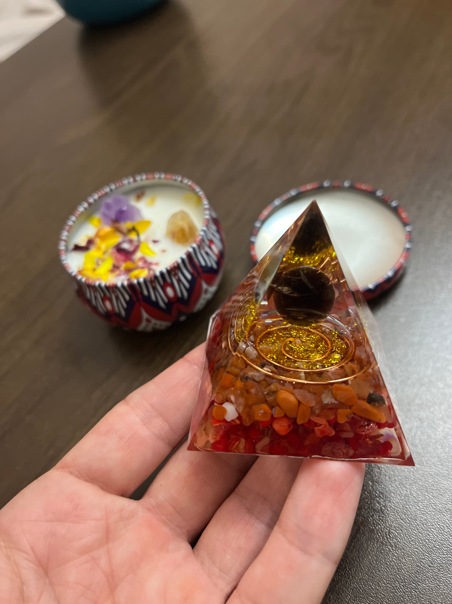 Оргонитна Пирамида с Опушен Кварц